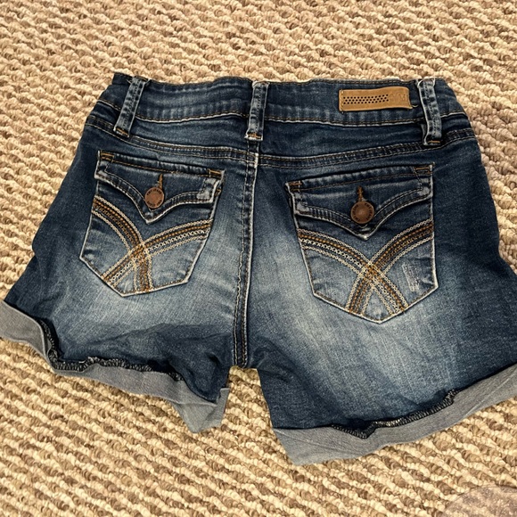 Women’s denim shorts - Picture 2 of 2